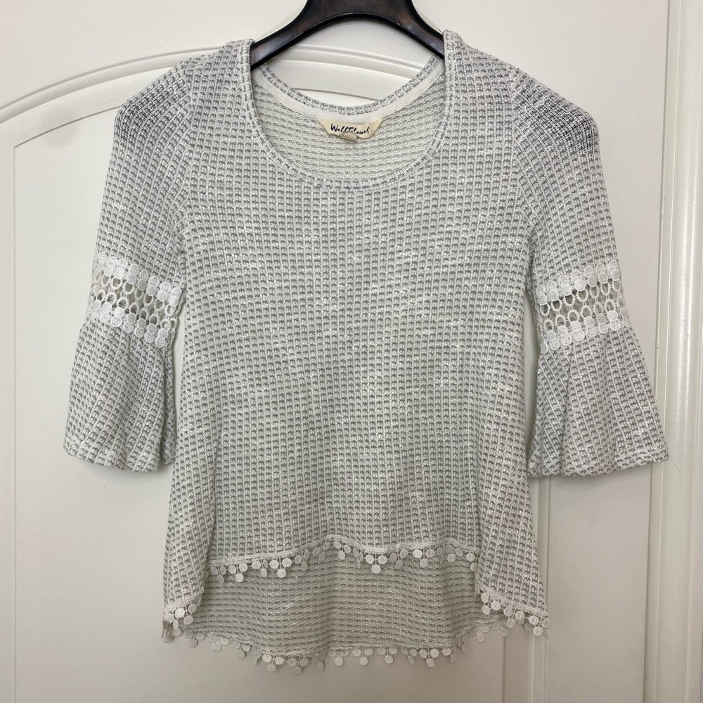 Spring is coming! 🤍🌻 Be ready is this cute top!